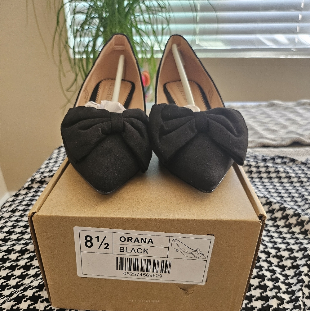 Journee Collection Women's Black Bow Kitten Heels